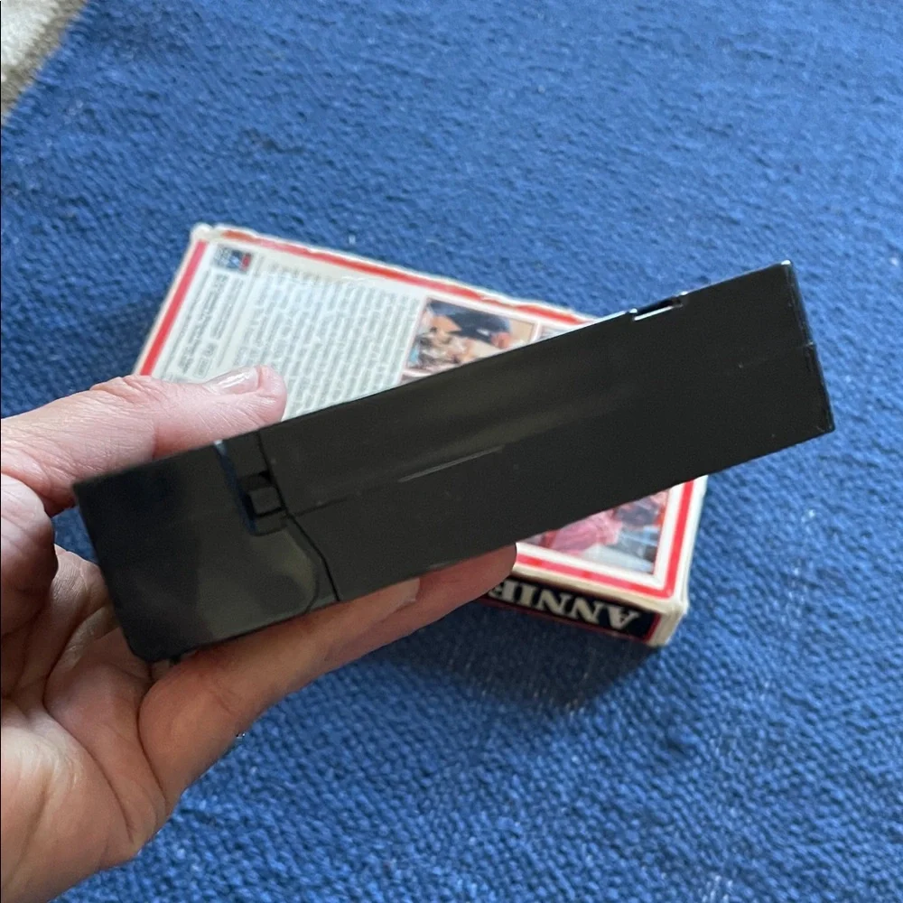 Annie (1985)VHS Tape